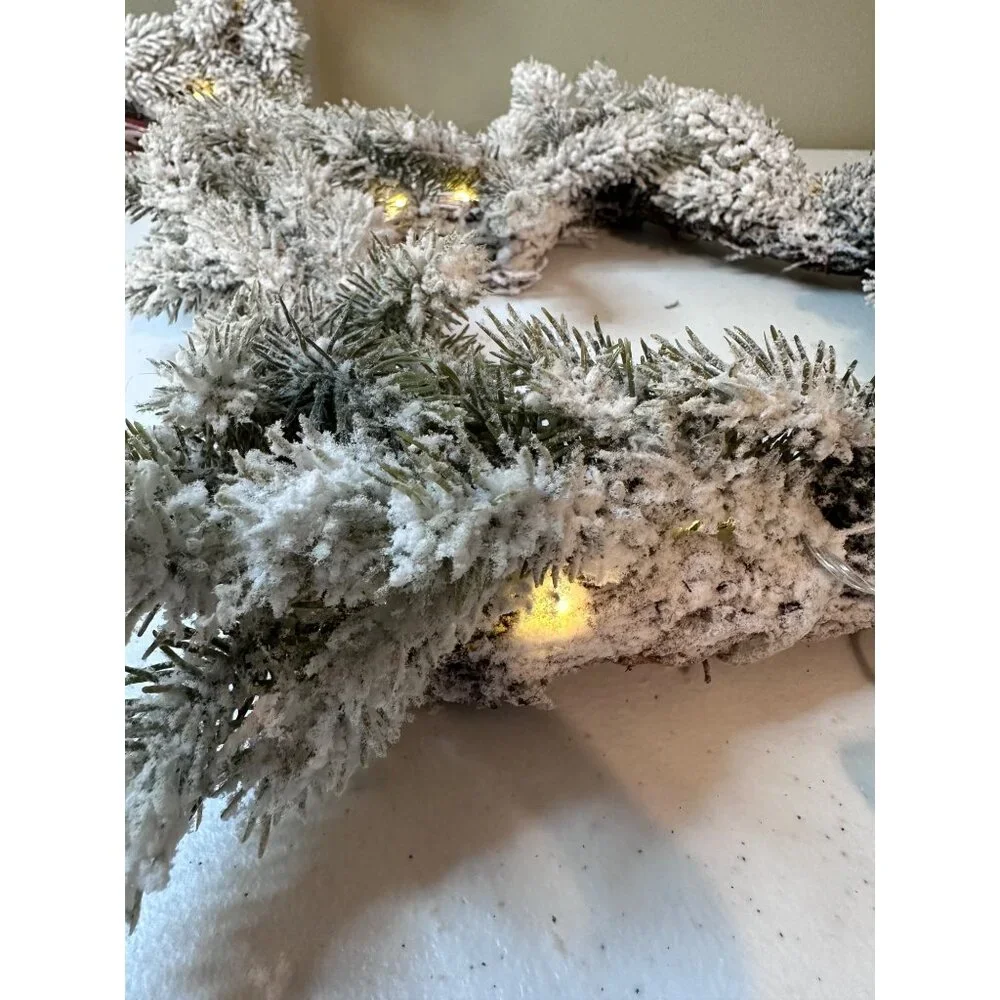 Set Of 2 Star-Shaped Flocked Christmas Wreaths With Battery Powered White Lights